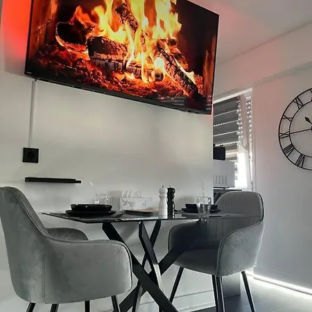 Black Pearl : Basel, Wifi, Parking Daire *